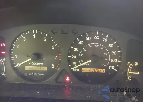 2001 Toyota Corolla Le z USA, uszkodzony, nr VIN 2T1BR12E11C473152